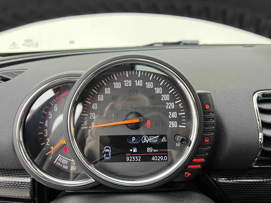 MINI Clubman 2016 Facelift 1.5T Cooper Connoisseur Edition