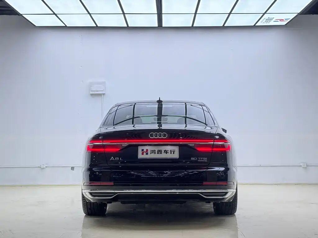 Audi A8L 2021 50 TFSI quattro Comfort Trim