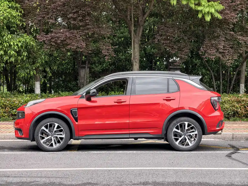Lynk & Co 01 2017 2.0T AWD Pro