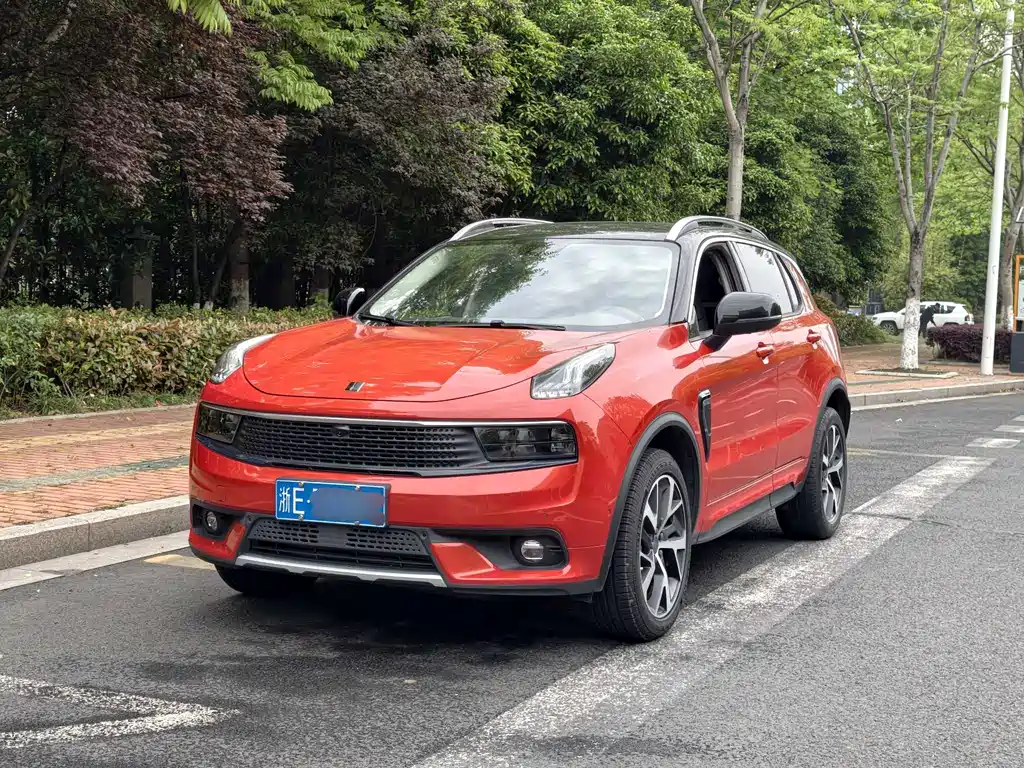 Lynk & Co 01 2017 2.0T AWD Pro