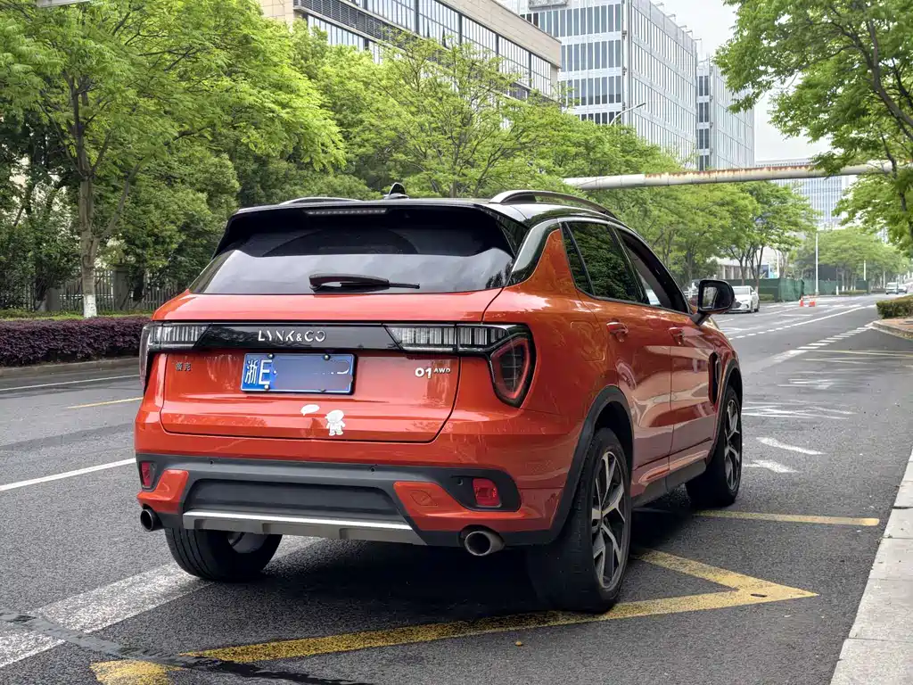 Lynk & Co 01 2017 2.0T AWD Pro