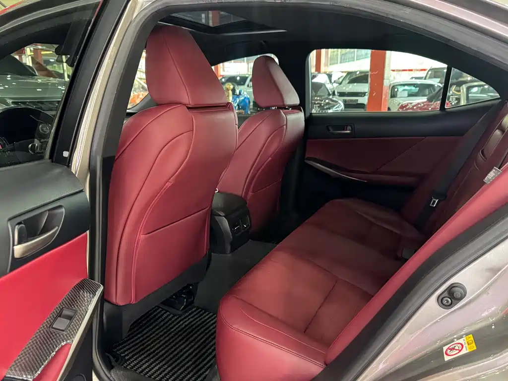 Lexus IS 2017 300 F SPORT