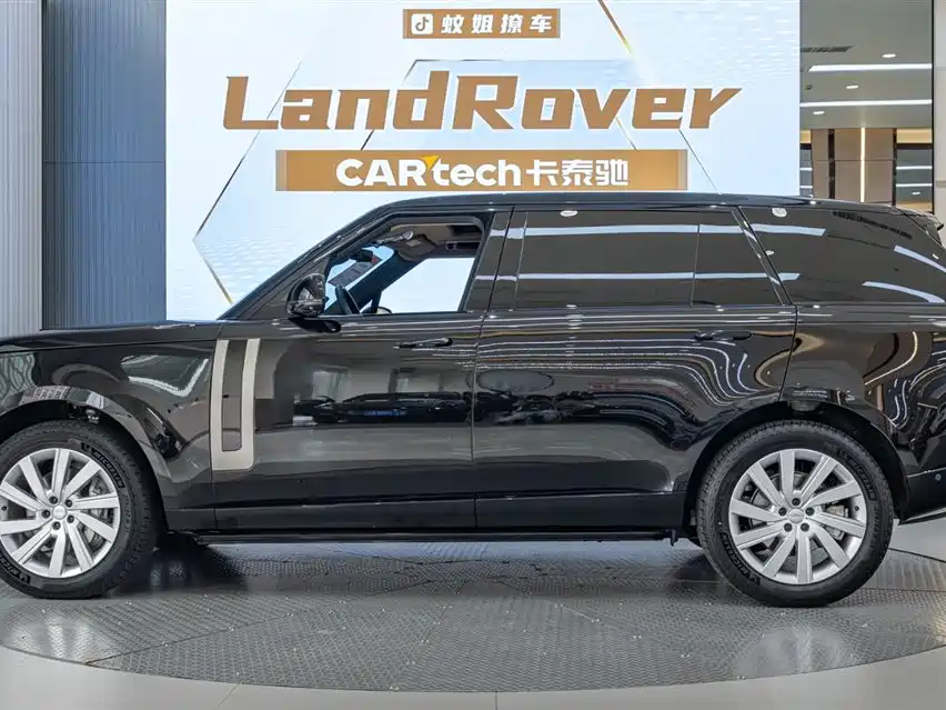 Range Rover 2025 3.0 L6 400PS Vogue LWB