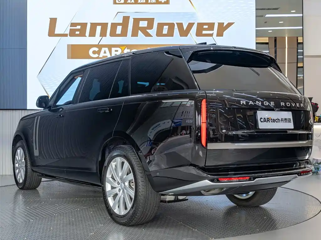 Range Rover 2025 3.0 L6 400PS Vogue LWB