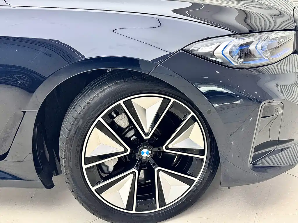 BMW i3 2025 eDrive 40 L M Sport Night Edition