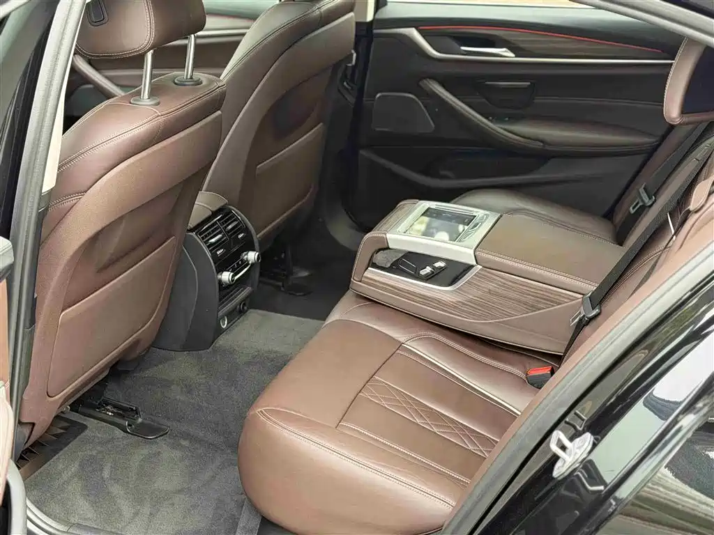 BMW 5 Series 2018 530Li Executive Luxury Edition