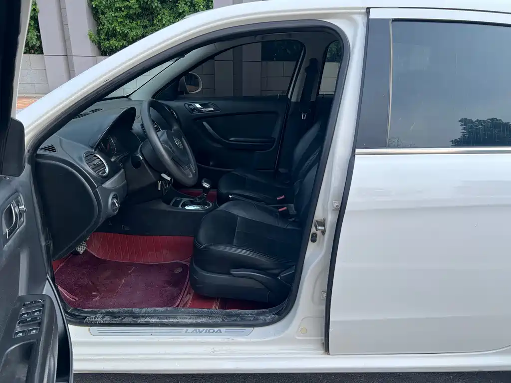 Volkswagen Lavida 2011 1.6L Automatic Pinxuan Edition