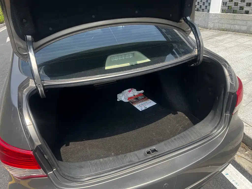 Nissan Sylphy 2009 1.6XL Automatic Luxury Sunroof Edition