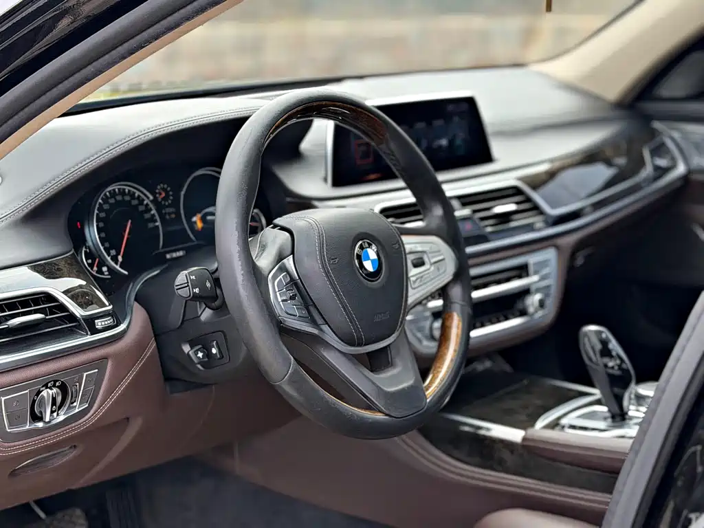 BMW 7 Series 2016 730Li Luxury