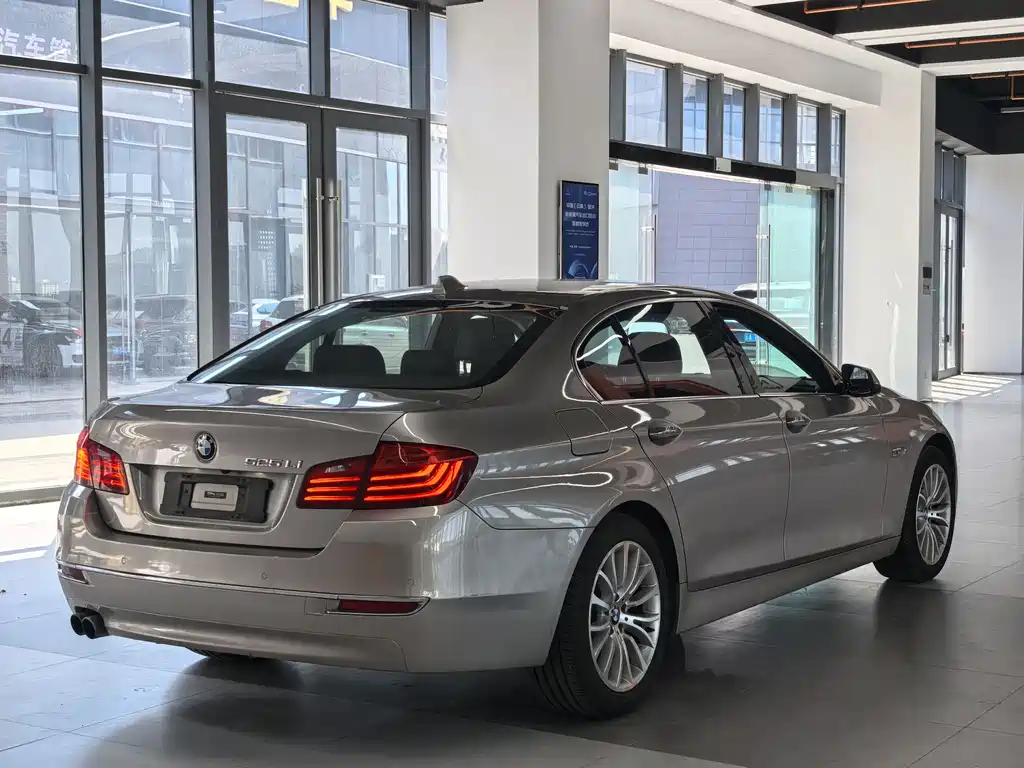 BMW 5 Series 2017 525Li Luxury Design Package
