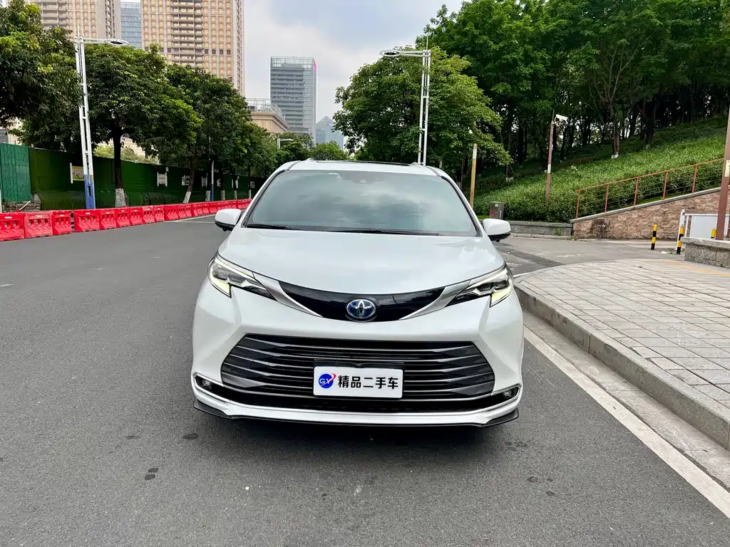 Sienna 2021 2.5L Hybrid Supreme Edition