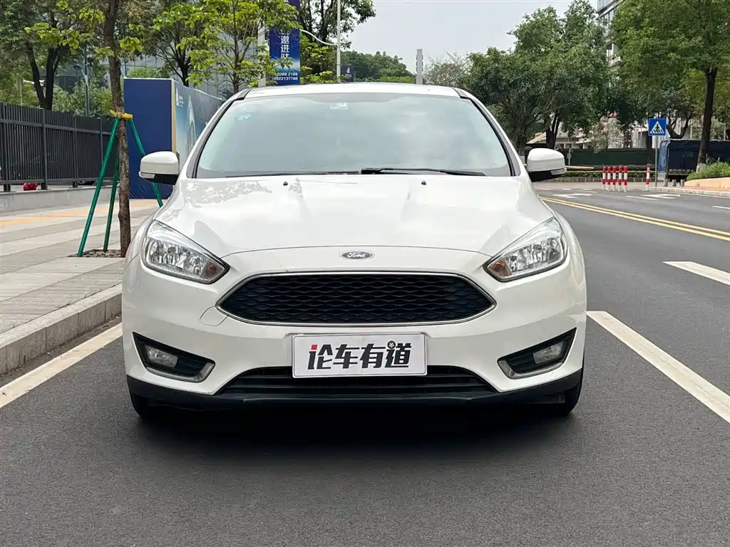 Ford Focus 2015 Hatchback EcoBoost 180 Automatic Elite