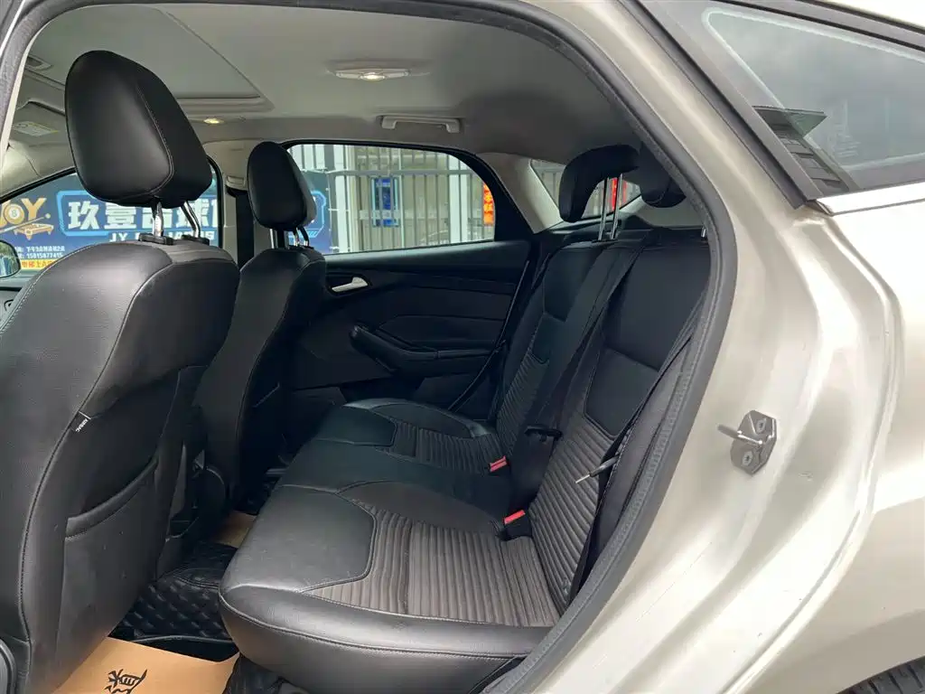 Ford Focus 2015 Hatchback EcoBoost 180 Automatic Elite