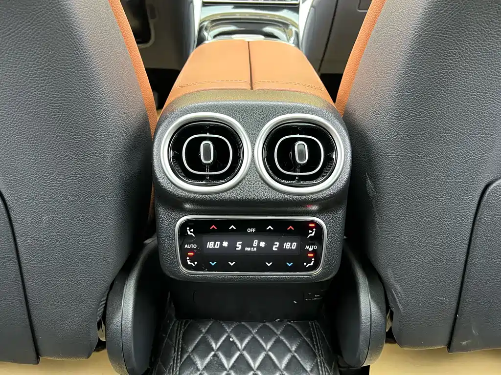 Mercedes-Benz GLC 260 L 4MATIC Dynamic 7-Seater 2023 Facelift