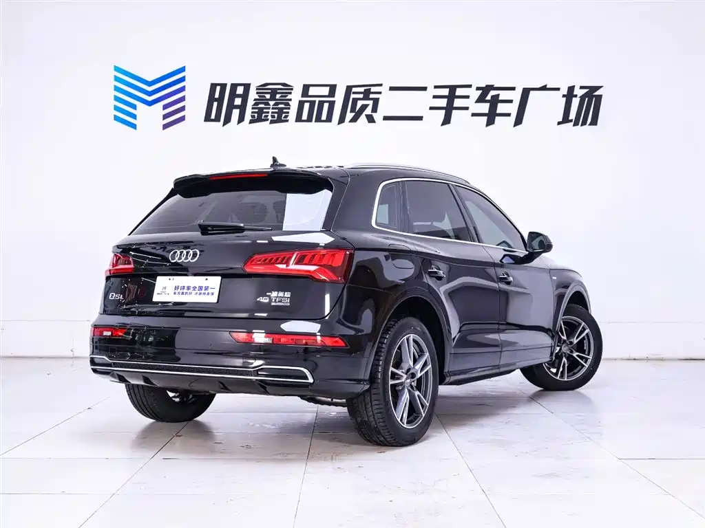 Audi Q5L 2018 40 TFSI Fashion Edition China VI