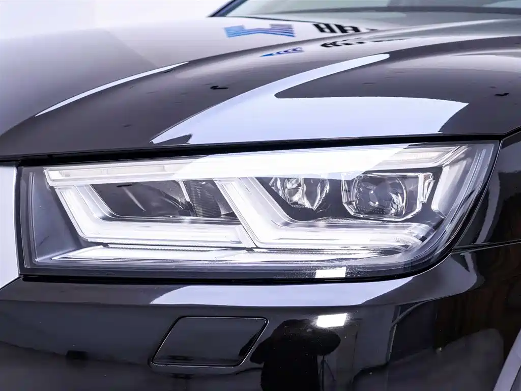 Audi Q5L 2018 40 TFSI Fashion Edition China VI