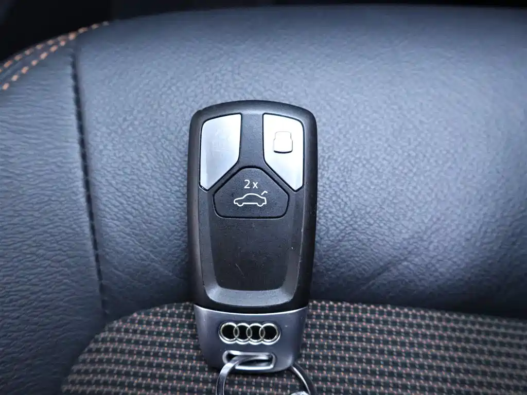 Audi Q5L 2018 40 TFSI Fashion Edition China VI