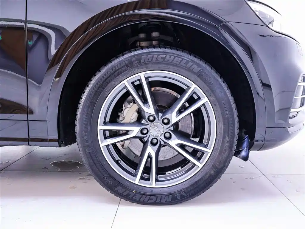 Audi Q5L 2018 40 TFSI Fashion Edition China VI