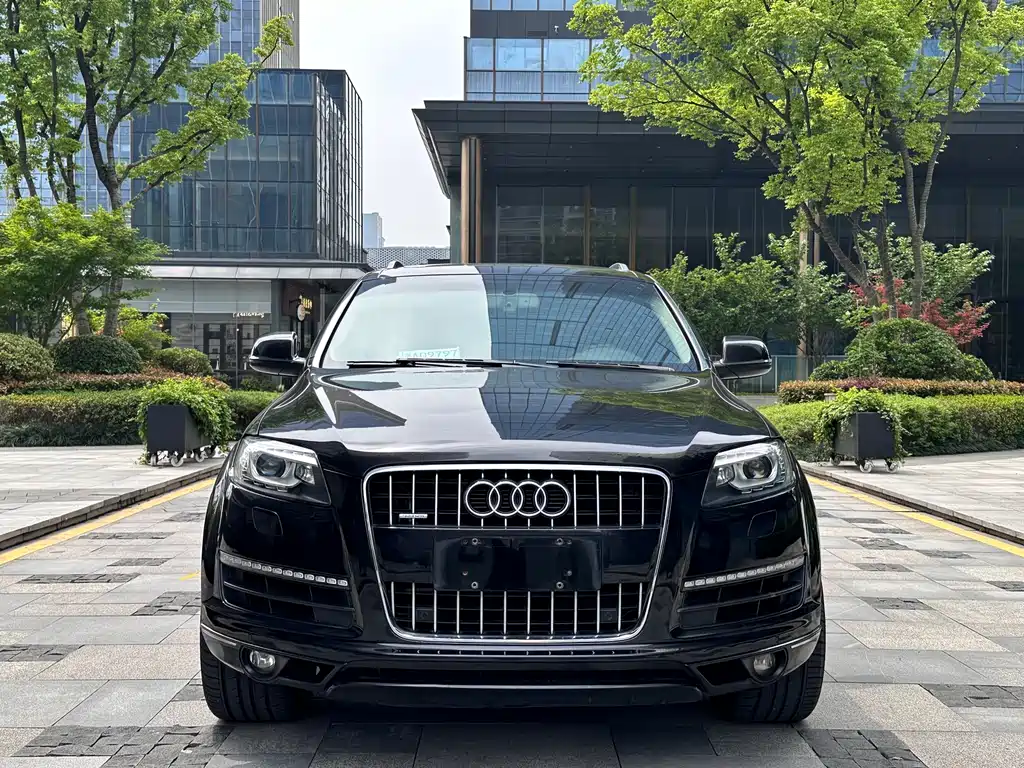 Audi Q7 2011 3.0 TFSI Entry (200kW)