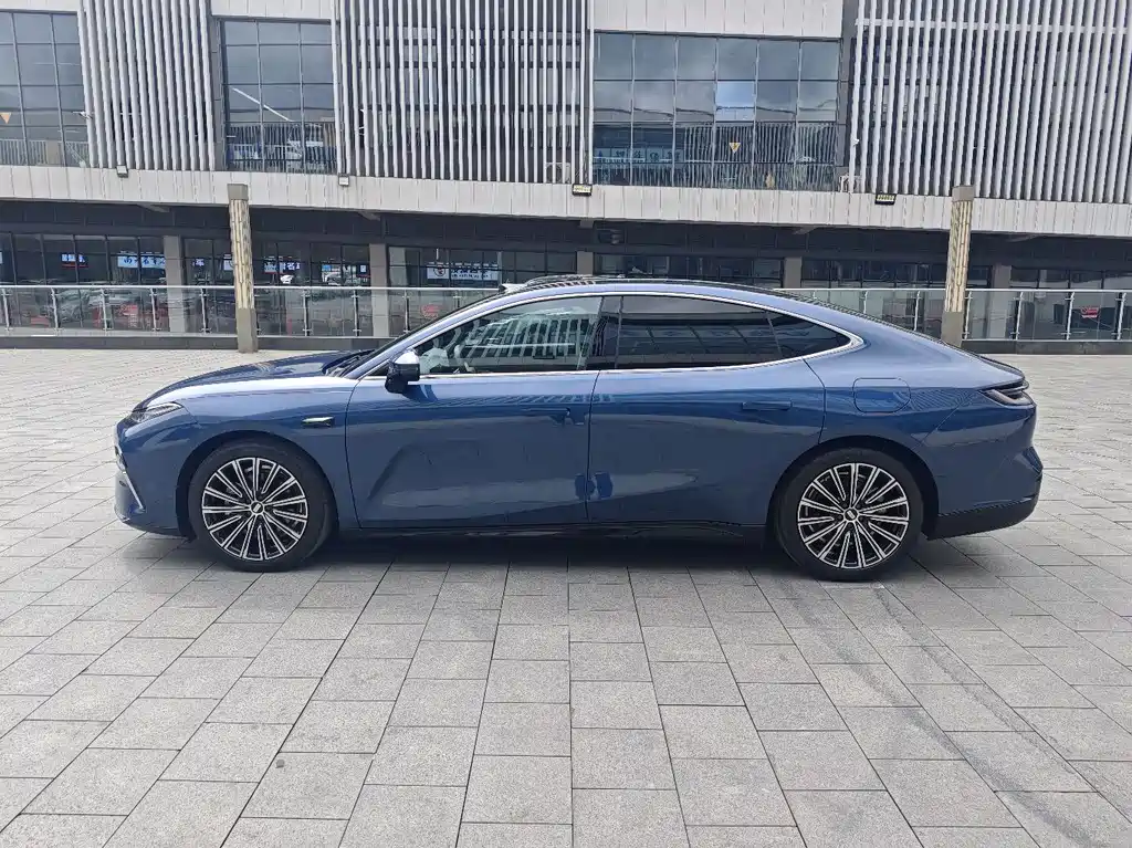 Geely Galaxy Xingyao 8 2025 130km EM-P Starship Edition