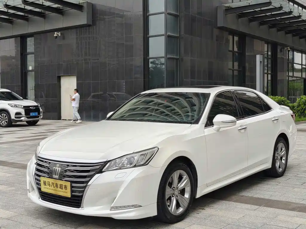 Toyota Crown 2015 2.0T Fashion Edition