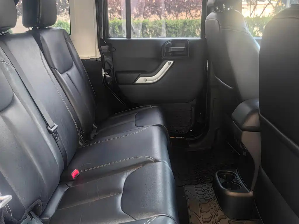 Jeep Wrangler 2017 3.0L Sahara 4-Door Comfort Edition