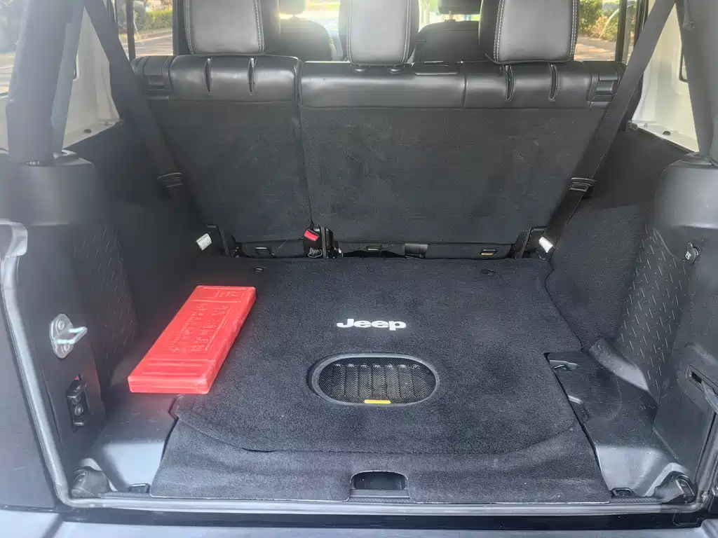 Jeep Wrangler 2017 3.0L Sahara 4-Door Comfort Edition