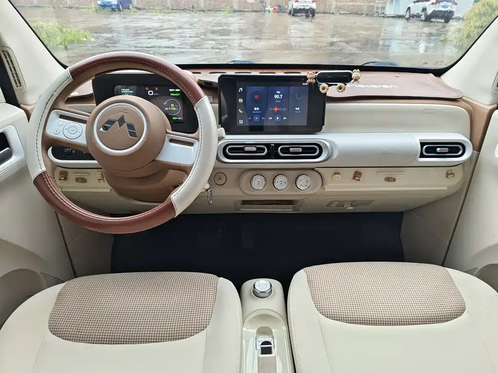 Hongguang MINIEV 2024 Third Generation 215km Advanced Edition