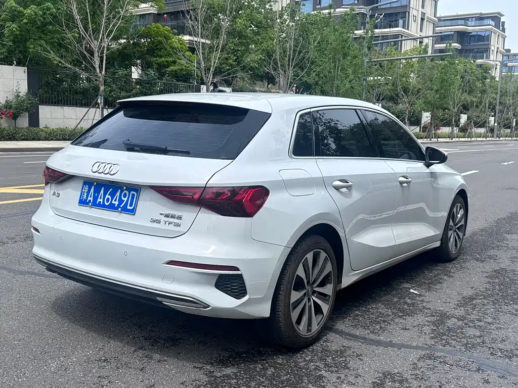 Audi A3 2021 Sportback 35 TFSI Luxury Elegant Edition