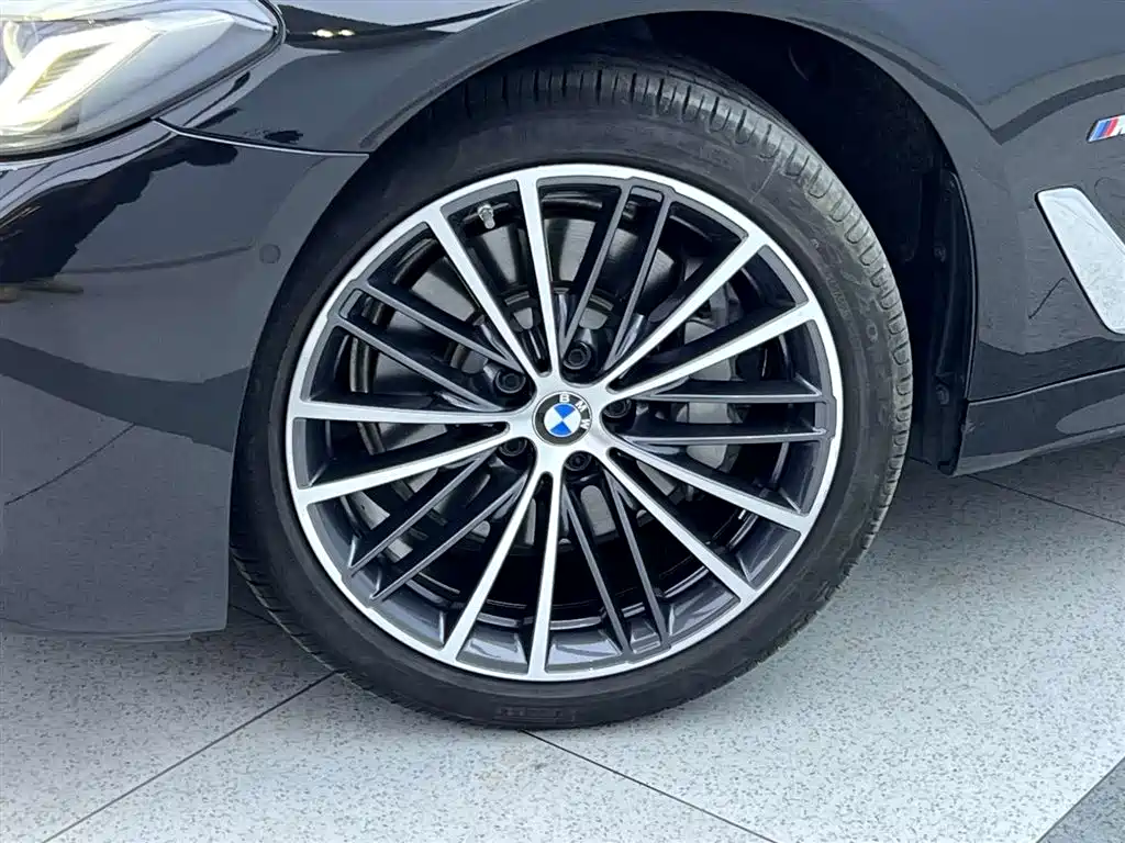 BMW 5 Series 2023 530Li Leading Edition M Sport Package