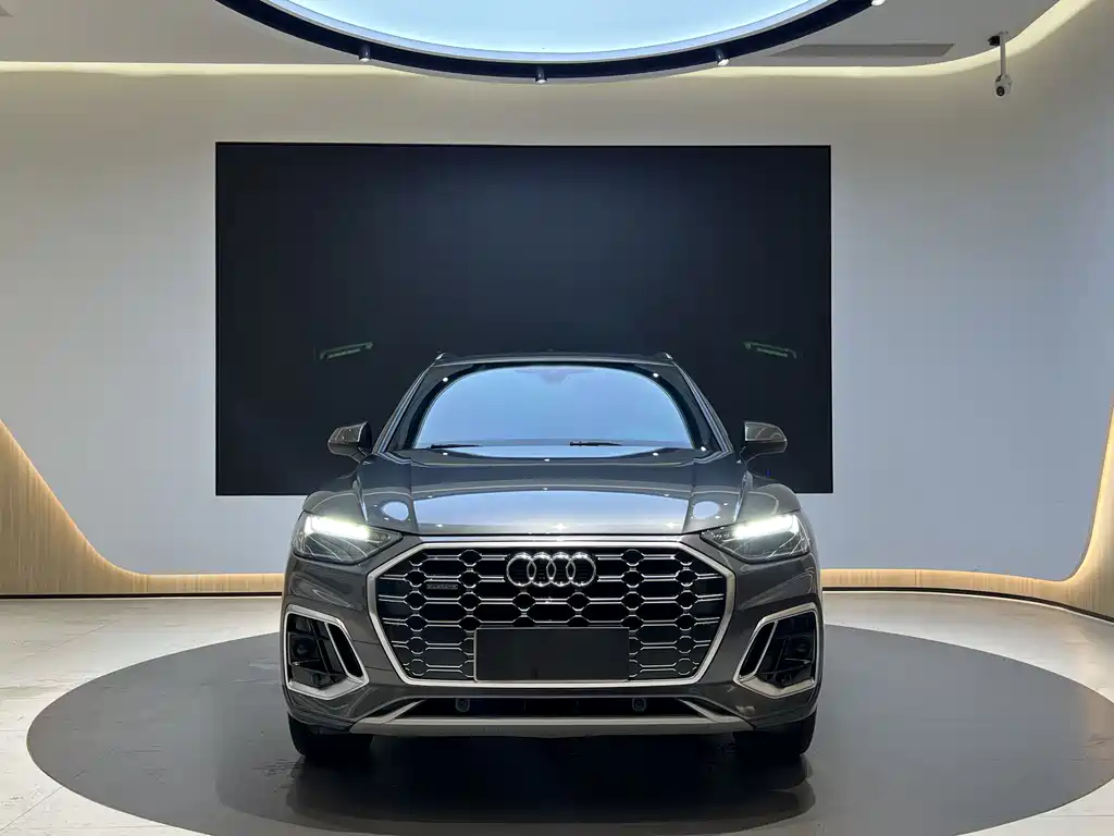 Audi Q5L 2022 45T Luxury Dynamic