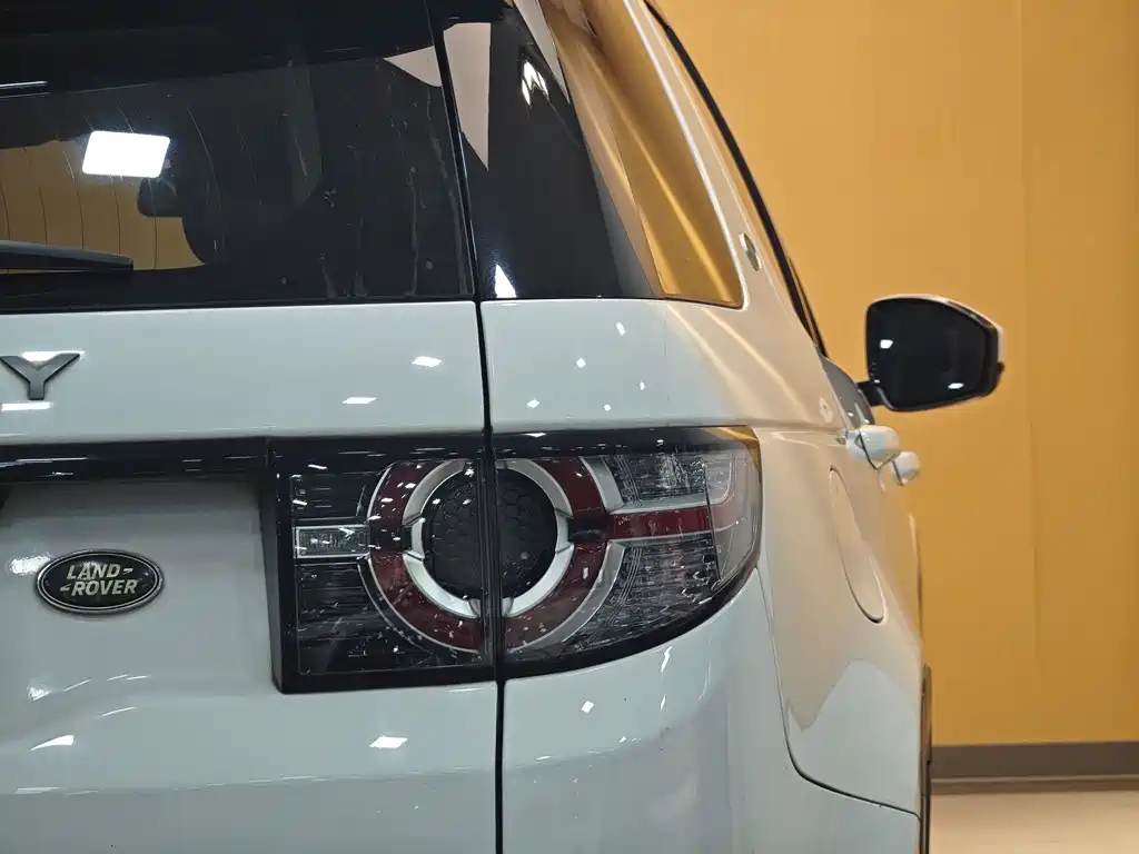 Land Rover Discovery Sport 2019 240PS SE