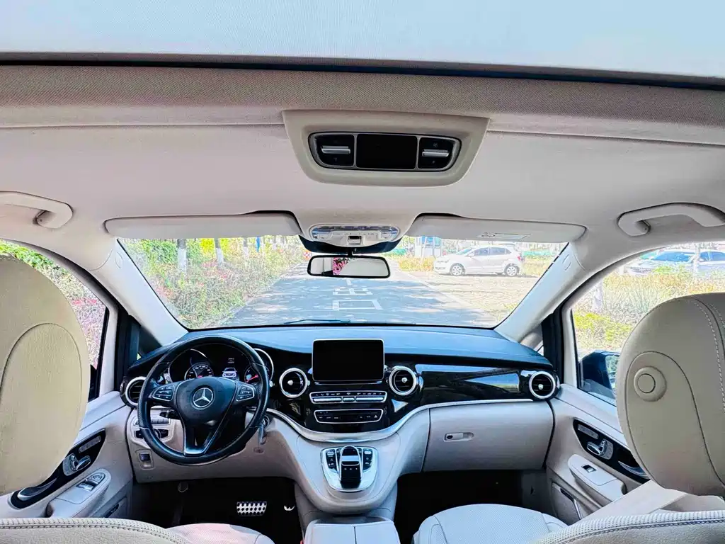 Mercedes-Benz V-Class 2017 V 260 L Exclusive Long Wheelbase