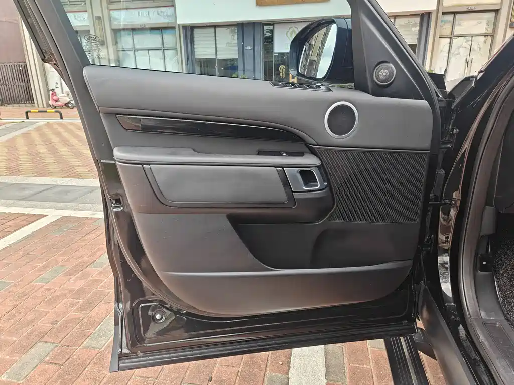 Land Rover Discovery 2017 3.0 SC V6 SE