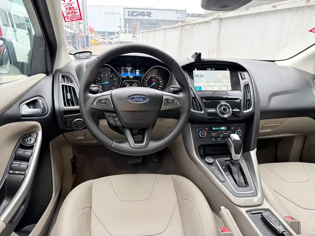 Ford Focus 2017 Sedan EcoBoost 180 Automatic Flagship