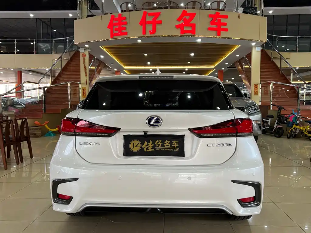 Lexus CT 2017 CT200h Elite Edition Monotone China V