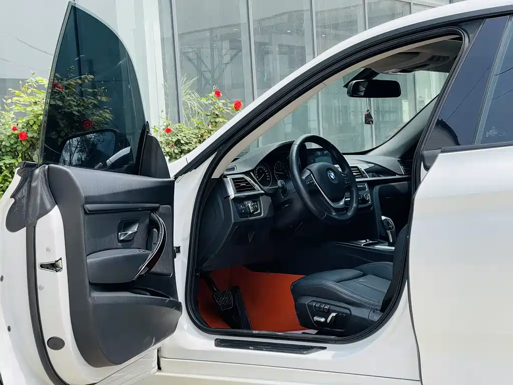 BMW 3 Series GT 2019 320i Fashion Edition