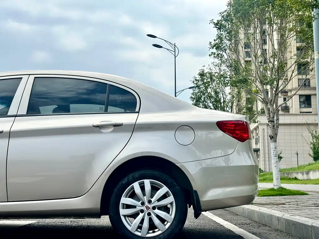 Roewe 350 2015 1.5L Manual Luxury Sunroof Edition