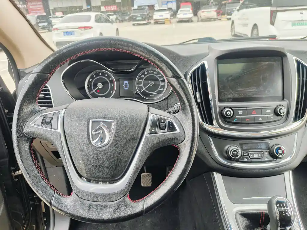 Baojun 560 2016 1.5T Manual Luxury