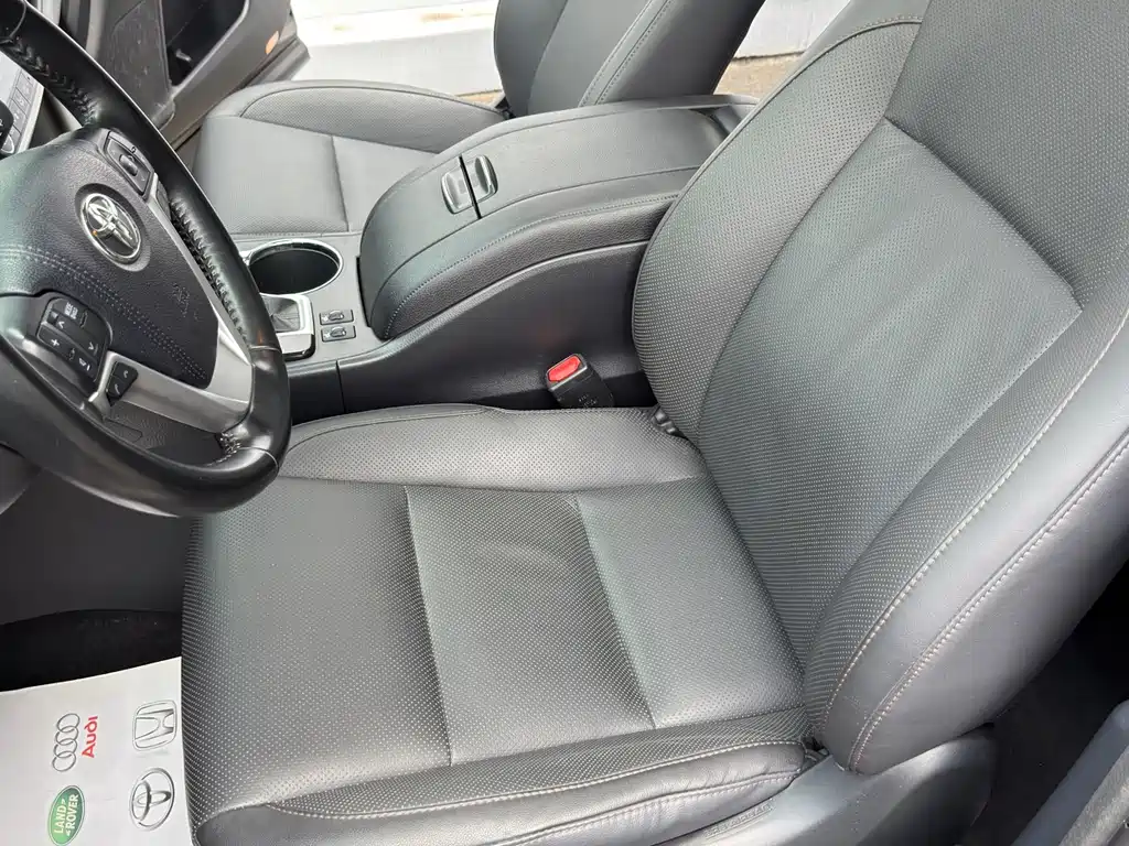 Toyota Highlander 2018 2.0T AWD Luxury Edition 7-Seater China V