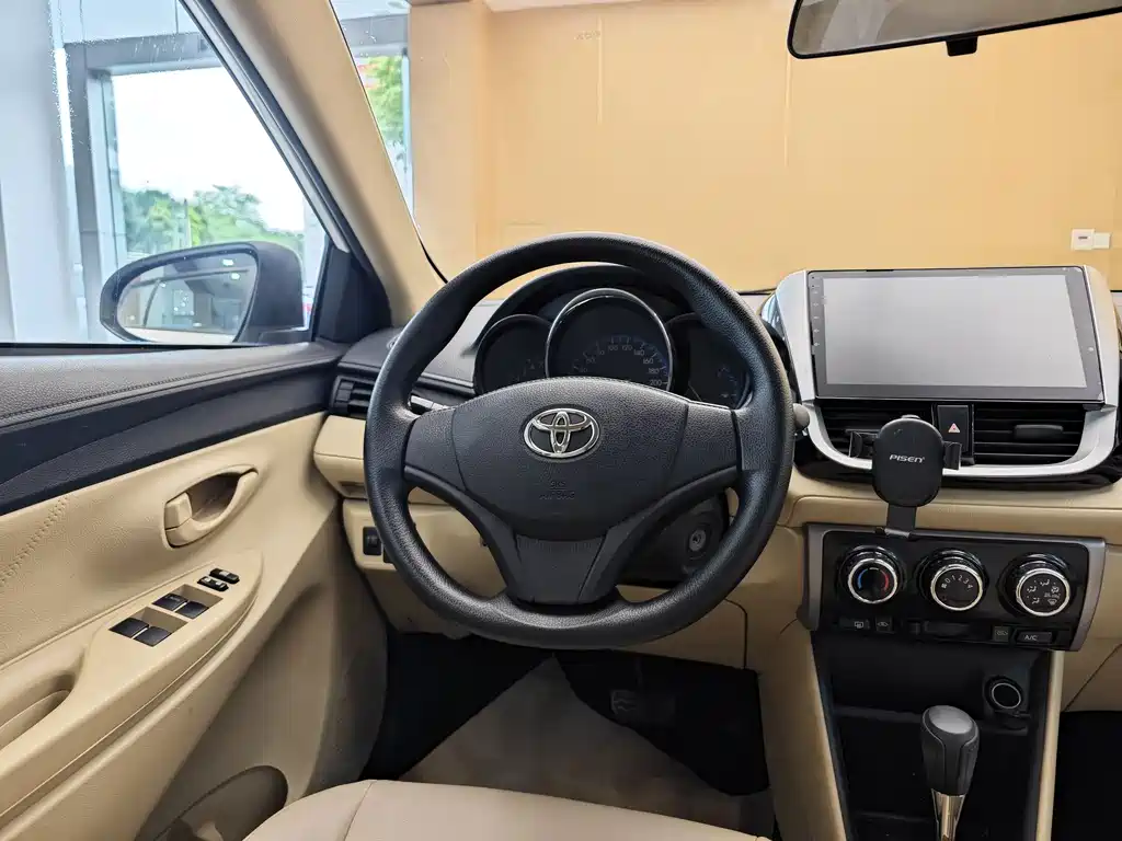 Toyota Yaris FS 2017 1.5L CVT Sport