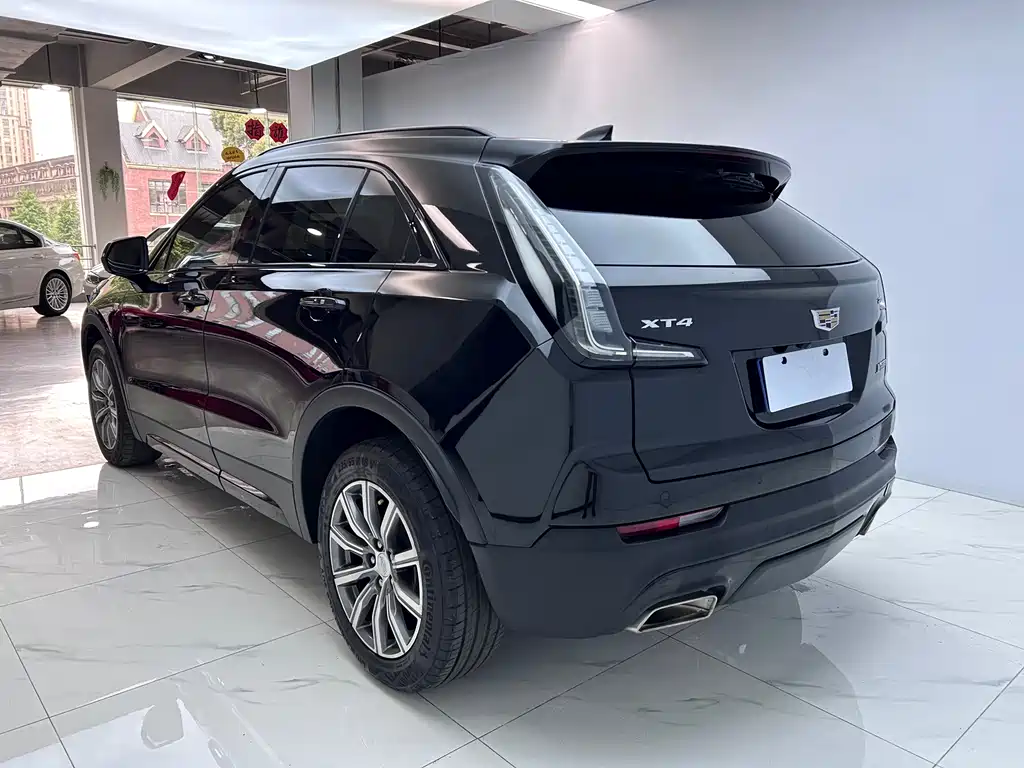 Cadillac XT4 2018 28T Luxury Sport FWD