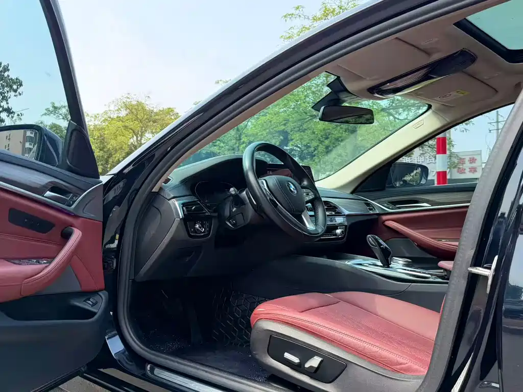 BMW 5 Series 2022 530Li Leading Edition Luxury Package