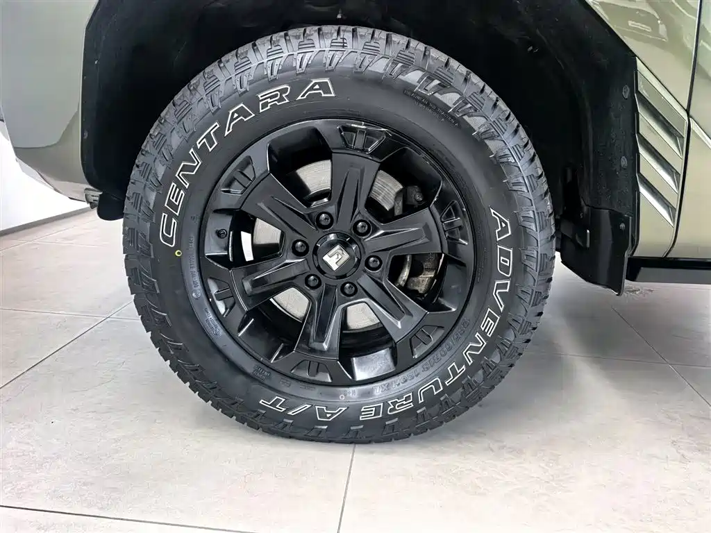 Tank 400 Hi4-T Off-Road Edition 2024