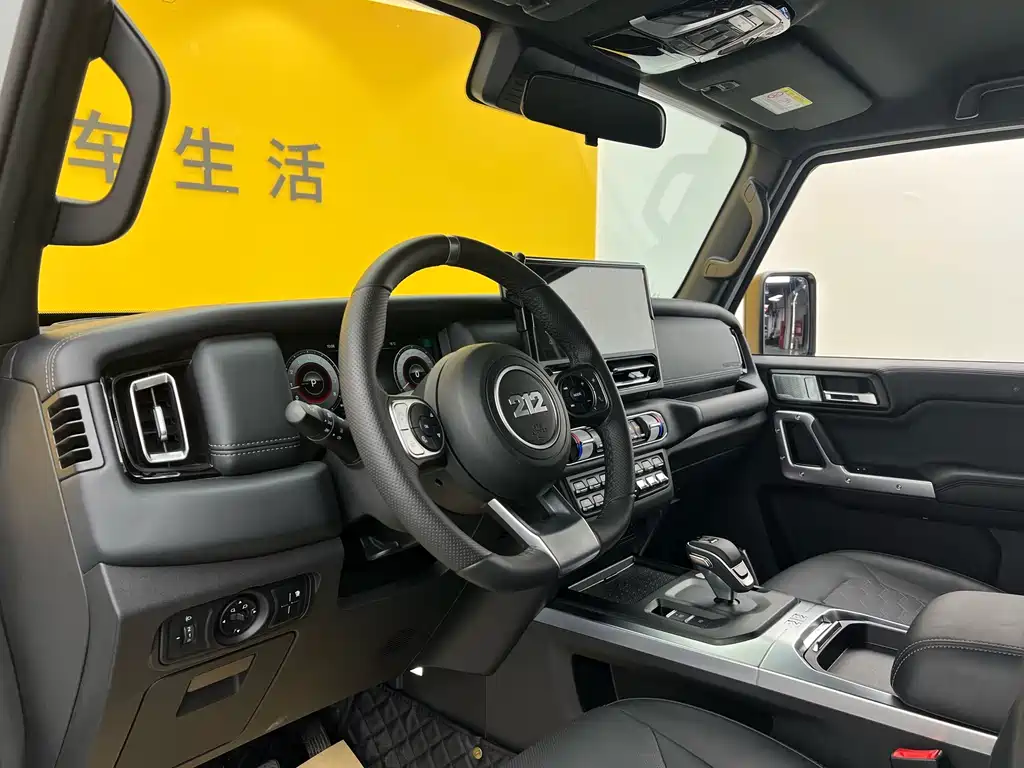 212 T01 2024 2.0T Inspector