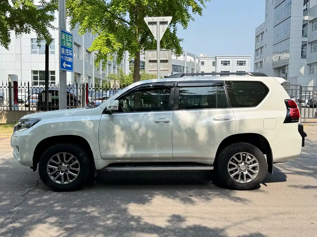 Toyota Prado 2018 3.5L Automatic TX-L Rear-Mounted Spare Tire