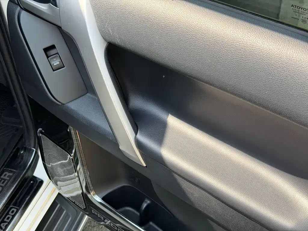 Toyota Prado 2018 3.5L Automatic TX-L Rear-Mounted Spare Tire