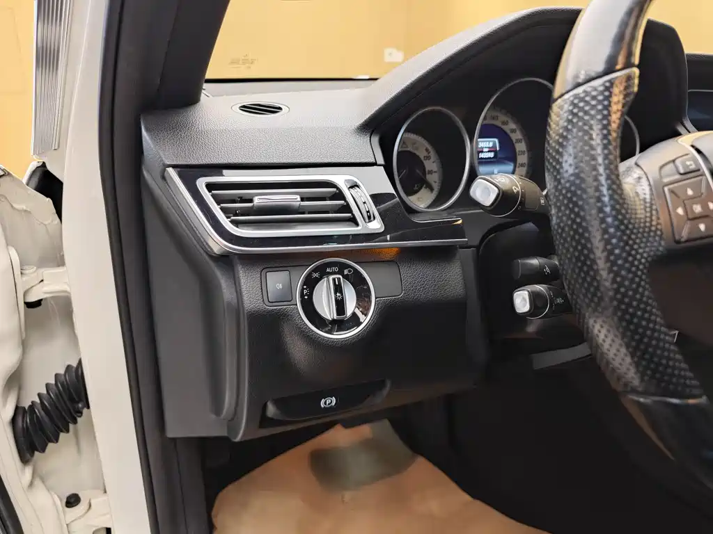 Mercedes-Benz E-Class 2015 Facelift E 200 L Sport