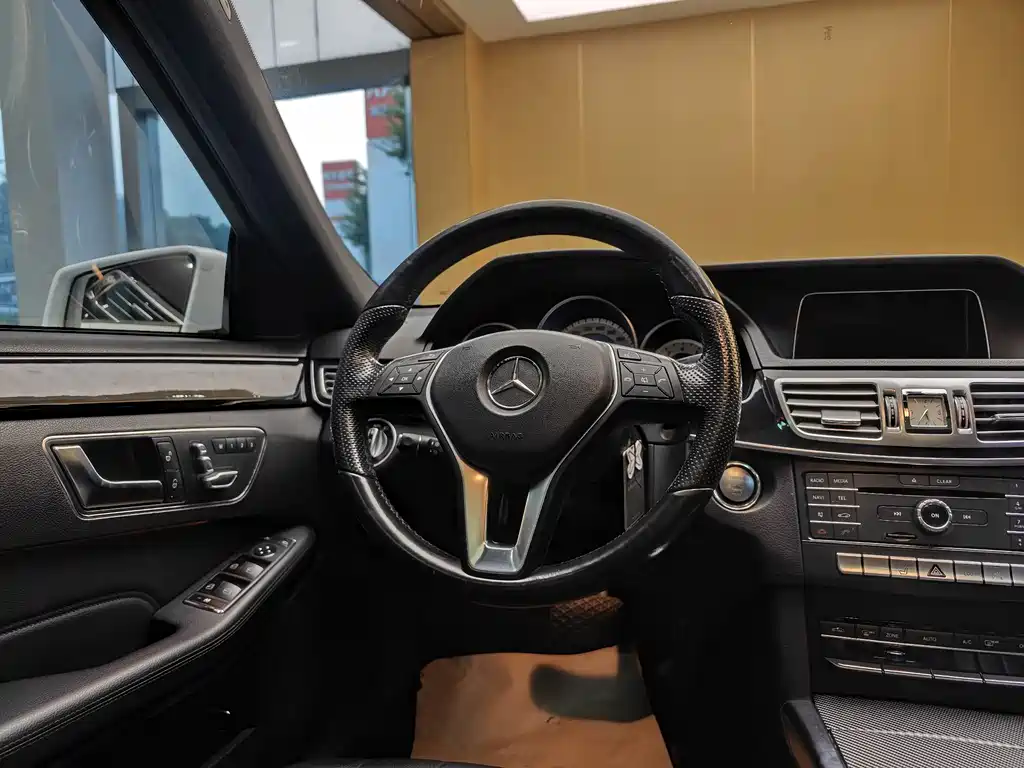 Mercedes-Benz E-Class 2015 Facelift E 200 L Sport
