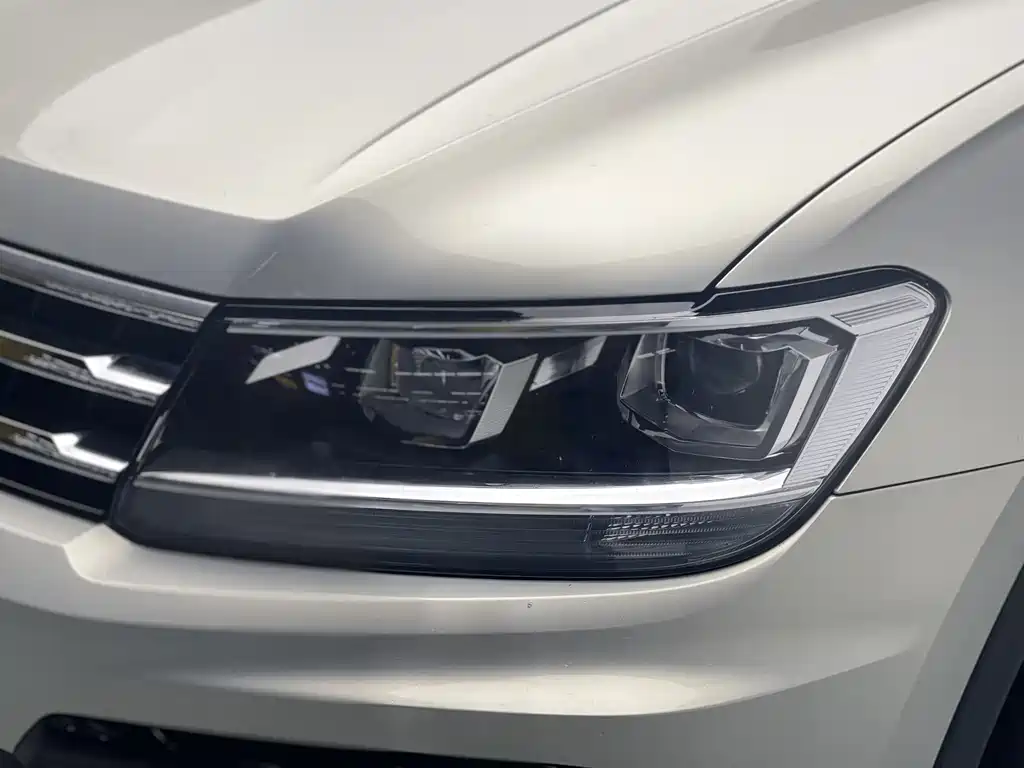 Volkswagen Tiguan L 2021 330TSI Automatic FWD R-Line Yuexiang Edition